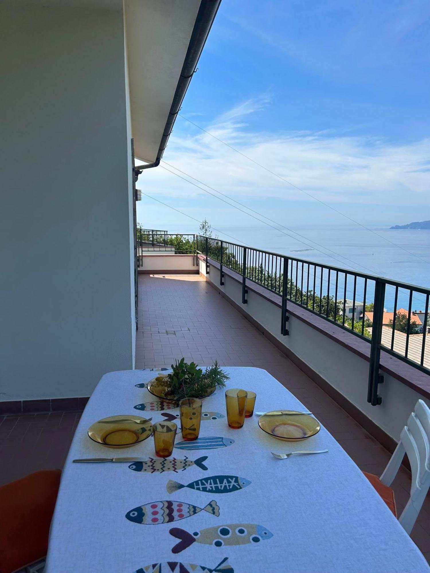 Beautiful Tigullio Apartment Lavagna Bagian luar foto
